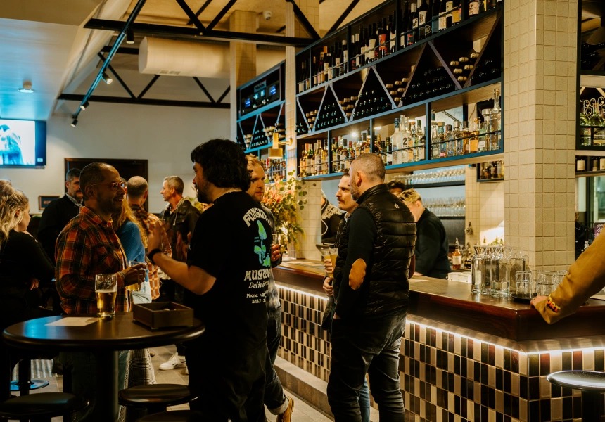 Fumbricaylen Ravintola tyylikäs ja laadukas ruokailuympäristö